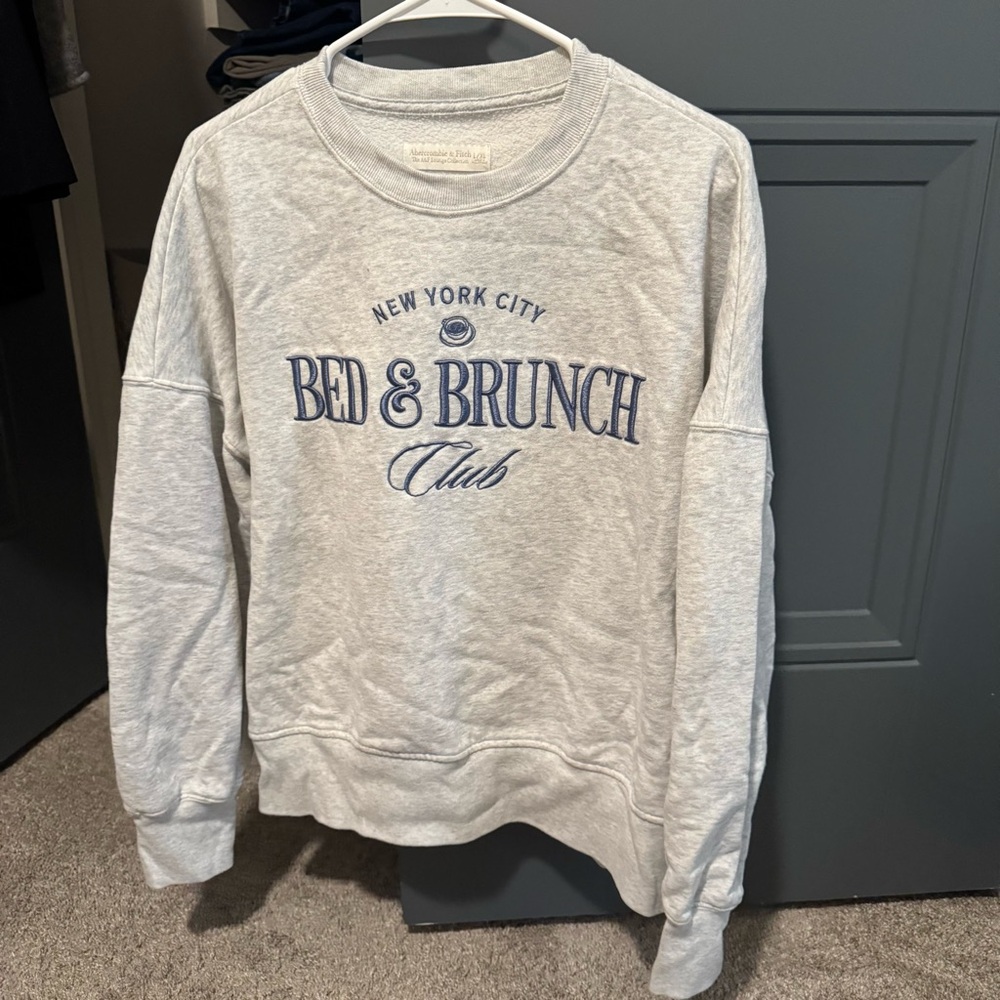 Abercrombie & Fitch sweatshirt